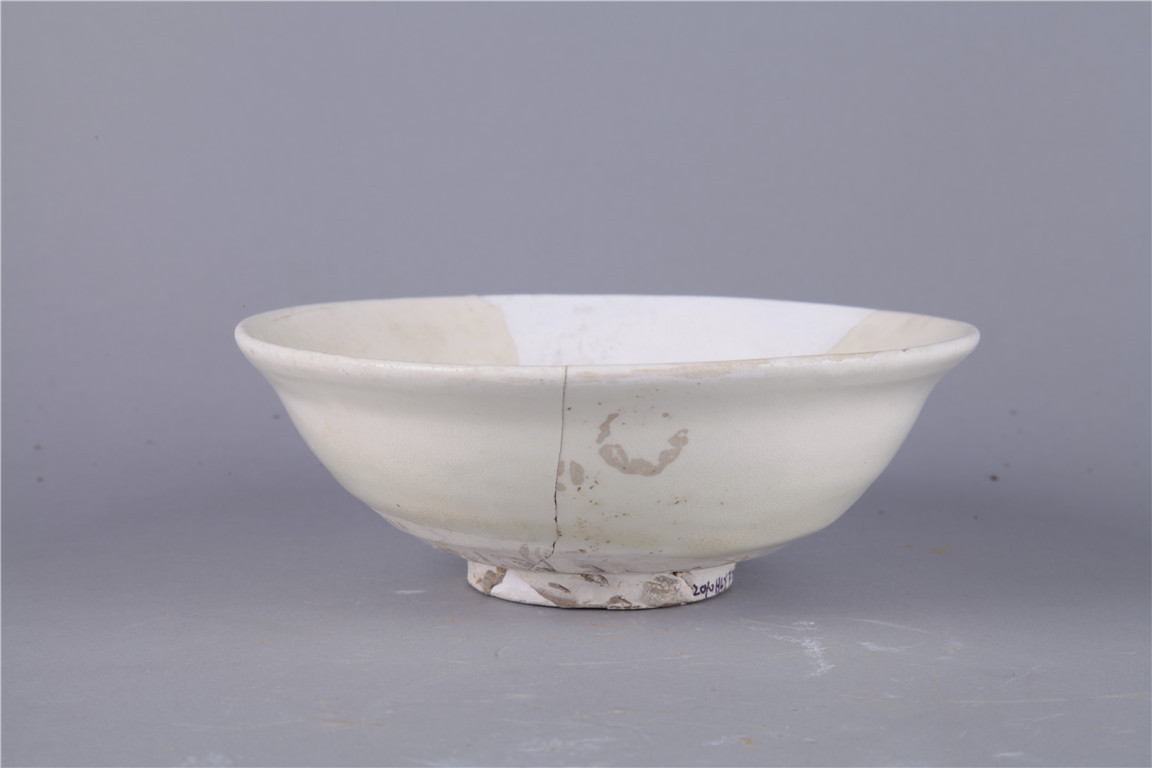 宋白釉瓷碗	流01707